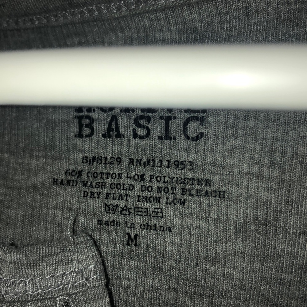 grey ribbed tank - Picture 2 of 3